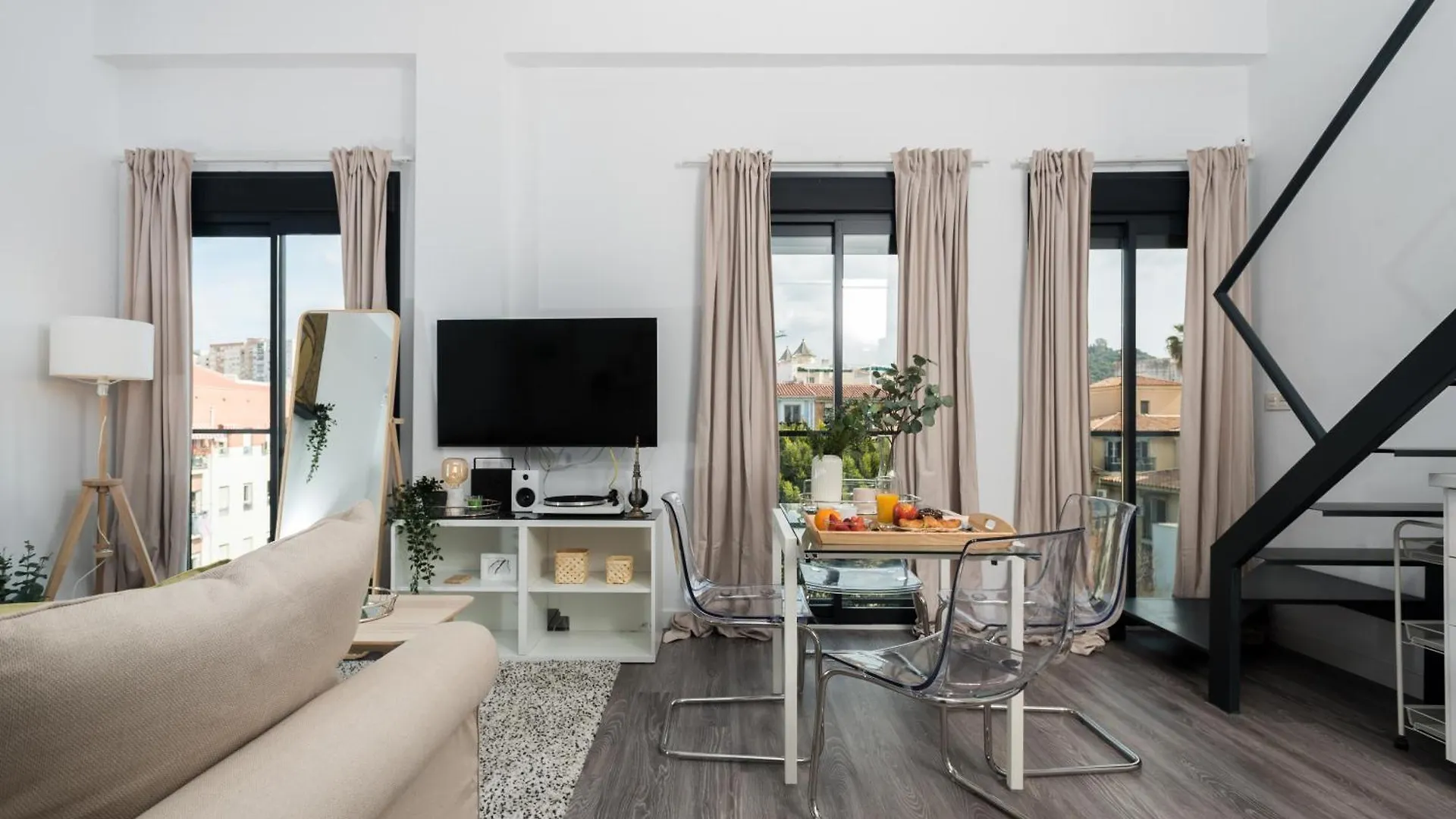 Duplex Buddha Malaga Centro 0*,